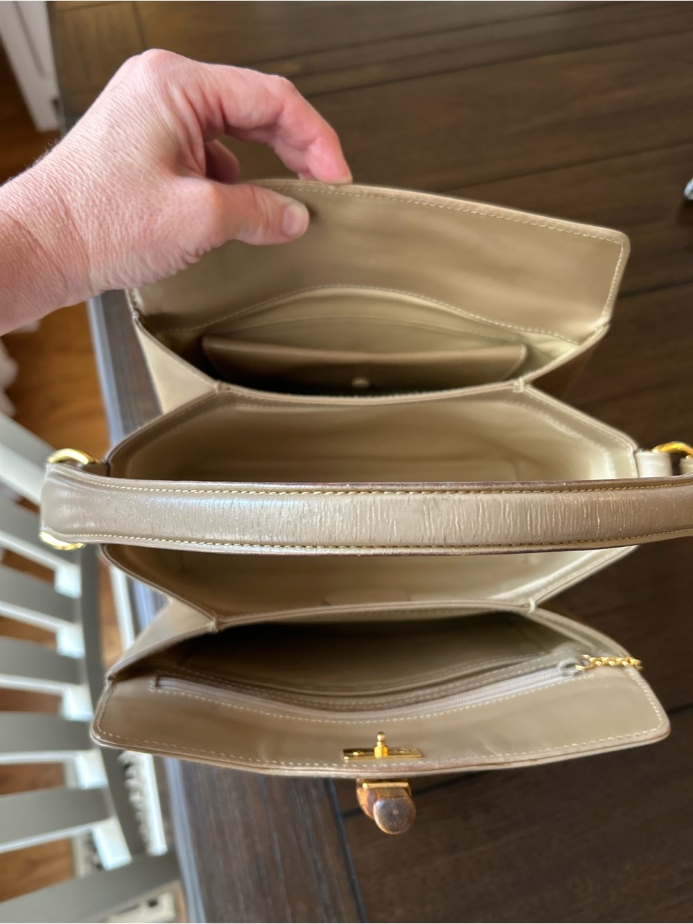 Gucci Ivory/Beige Top-Handle Handbag with Gold-Tone Closure - Picture 4 of 12